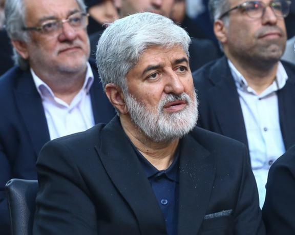 برلماني سابق: الديمقراطية في إيران لا تنتج سوى شخصيات محافظة تفتقر إلى "المبادرة"