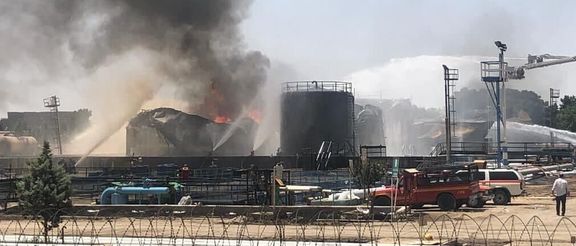 شرکت پالایش نفت تهران: عملیات اطفای آتشسوزی مخازن پالایشگاه تهران تا شب ادامه دارد