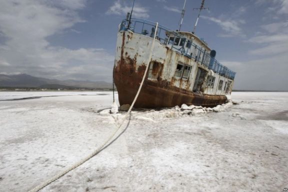 A ship stuck on the bed of Lake Urmia due to dryness