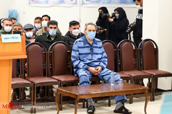 محاكمة ناشط سياسي مزدوج الجنسية في إيران بتهمة "الإرهاب.. والإفساد في الأرض"