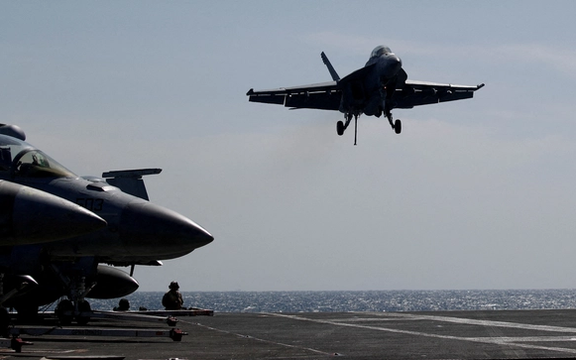 کانال ۱۳ اسرائیل: تلآویو برآورد میکند آمریکا به ایران حمله خواهد کرد