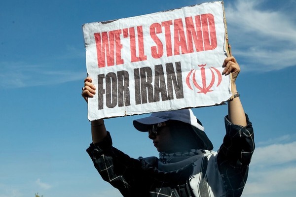 Tehran refuses to budge as diplomacy races against war