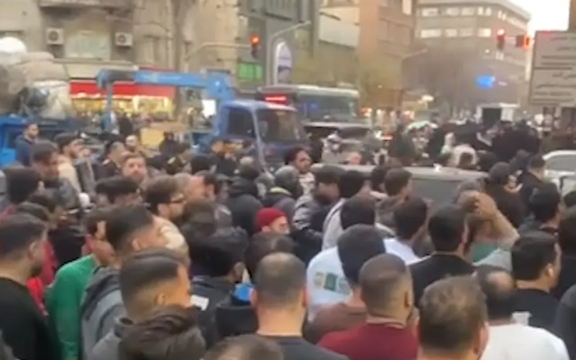 شاهزاده رضا پهلوی با حمایت از اعتصاب بازاریان، راه نجات ایران را در اتحاد دانست