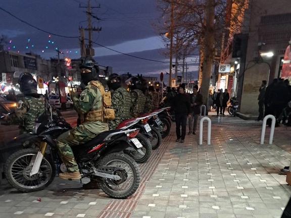 دستکم ۴۴ معترض در جریان اعتراضات با گلولههای جنگی و ساچمهای زخمی شدهاند