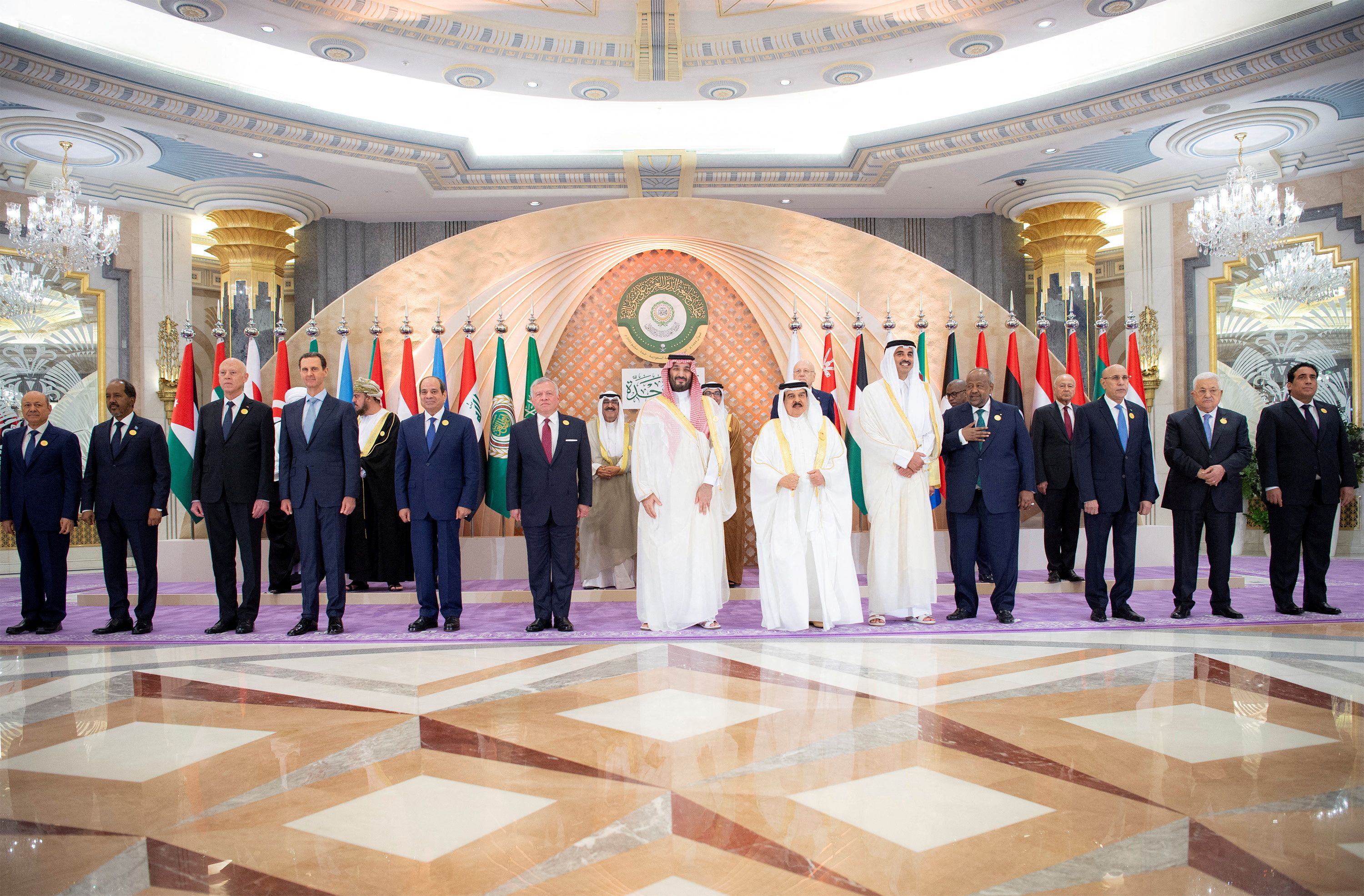 Arab Leaders pose for a group photo ahead of the Arab League Summit in Jeddah, Saudi Arabia, May 19, 2023.