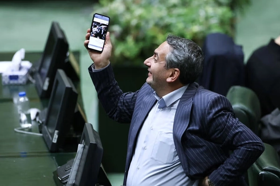 بعد اختراق إسرائيل لمؤسساتها.. إيران تحظر الهواتف في البرلمان لـ "دواعٍ أمنية"