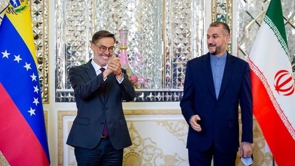 Colombia Says Iran, Russia Helping Venezuela To Move Troops To Border