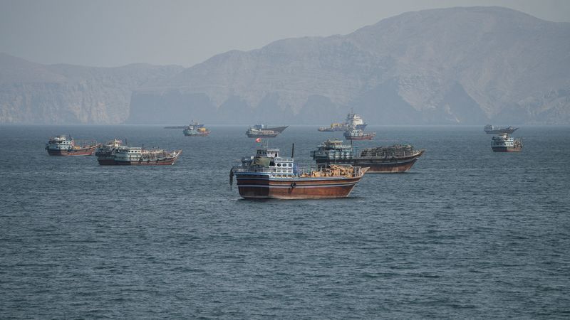 قیمت نفت افزایش یافت؛ غول‌های نفتی خلیج فارس ذخایر خود را در آسیا گسترش می‌دهند