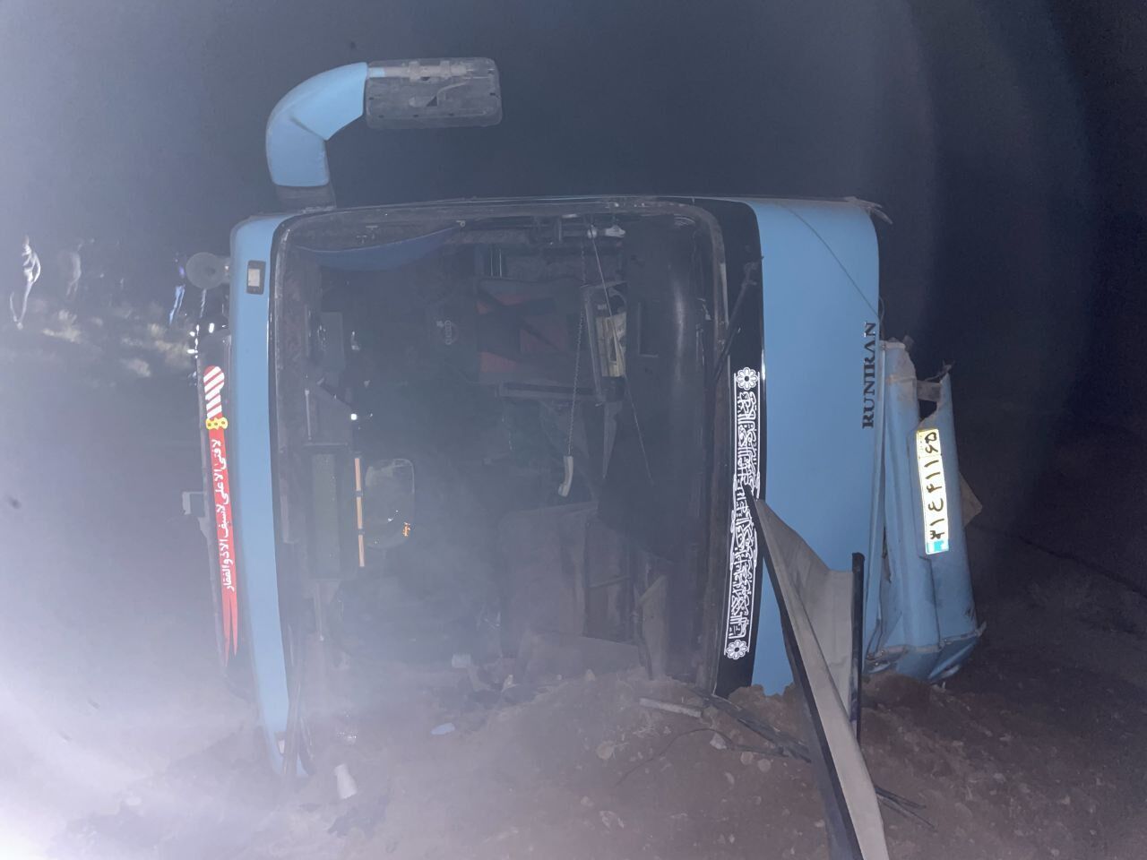 در پی حادثه واژگونی اتوبوس دانش‌آموزان، مدیر مدرسه فرزانگان کرمان بازداشت شد