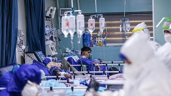 Covid patients in a Tehran hospital at the height of a devastating wave in August 2021