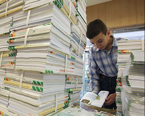 عصر ایران: دو میلیون دانشآموز هنوز کتاب درسی نخریدهاند