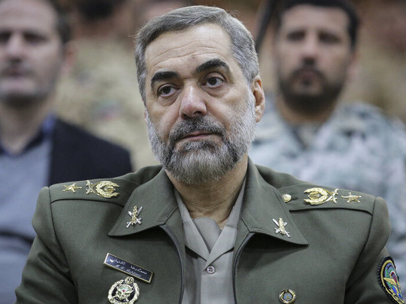 وزیر دفاع: دانشآموزان ذخیرههای راهبردی و استراتژیک جمهوری اسلامی هستند