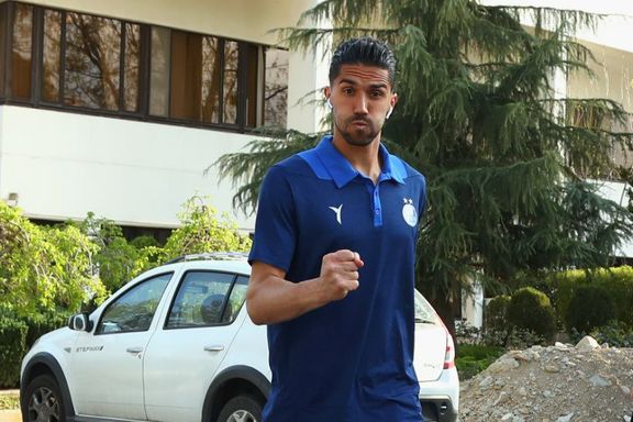 بازتاب محرومیت حسینی در مارکا؛ فدراسیون ایران گلرش را برای در آغوش گرفتن یک زن جریمه کرد