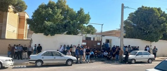 احتجاج لعمال شركة بتروكيماويات في إيران للإفراج عن زملائهم المعتقلين وإعادة المفصولين
