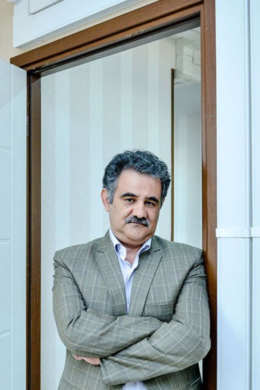 داوود سوری، اقتصاددان و استاد پیشین اقتصاد دانشگاه صنعتی شریف، بازداشت شد