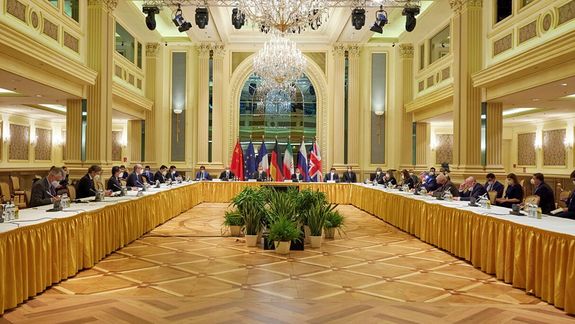 یک مقام آمریکایی: واشینگتن ممکن است ایده توافق هستهای موقت با ایران را بررسی کند