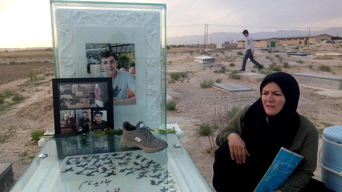 خانواده ابوالفضل آدینه‌زاده، نوجوان کشته‌شده در خیزش انقلابی، بازداشت شدند