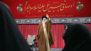 Did Khamenei's aide try to soften his anti-US remarks?