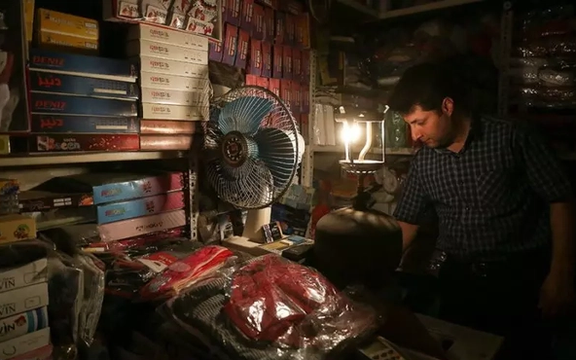 Residents report four-hour daily power cuts in Tehran amid heatwave