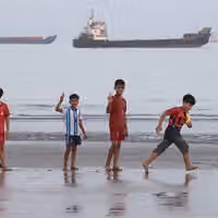 Tehran weighs benefits of brief Hormuz reprieve