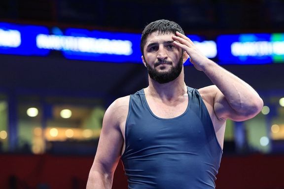 کشتی آزاد قهرمانی جهان؛ قاسمپور با برد شروع کرد، تانک روس از روی تیلور رد شد!