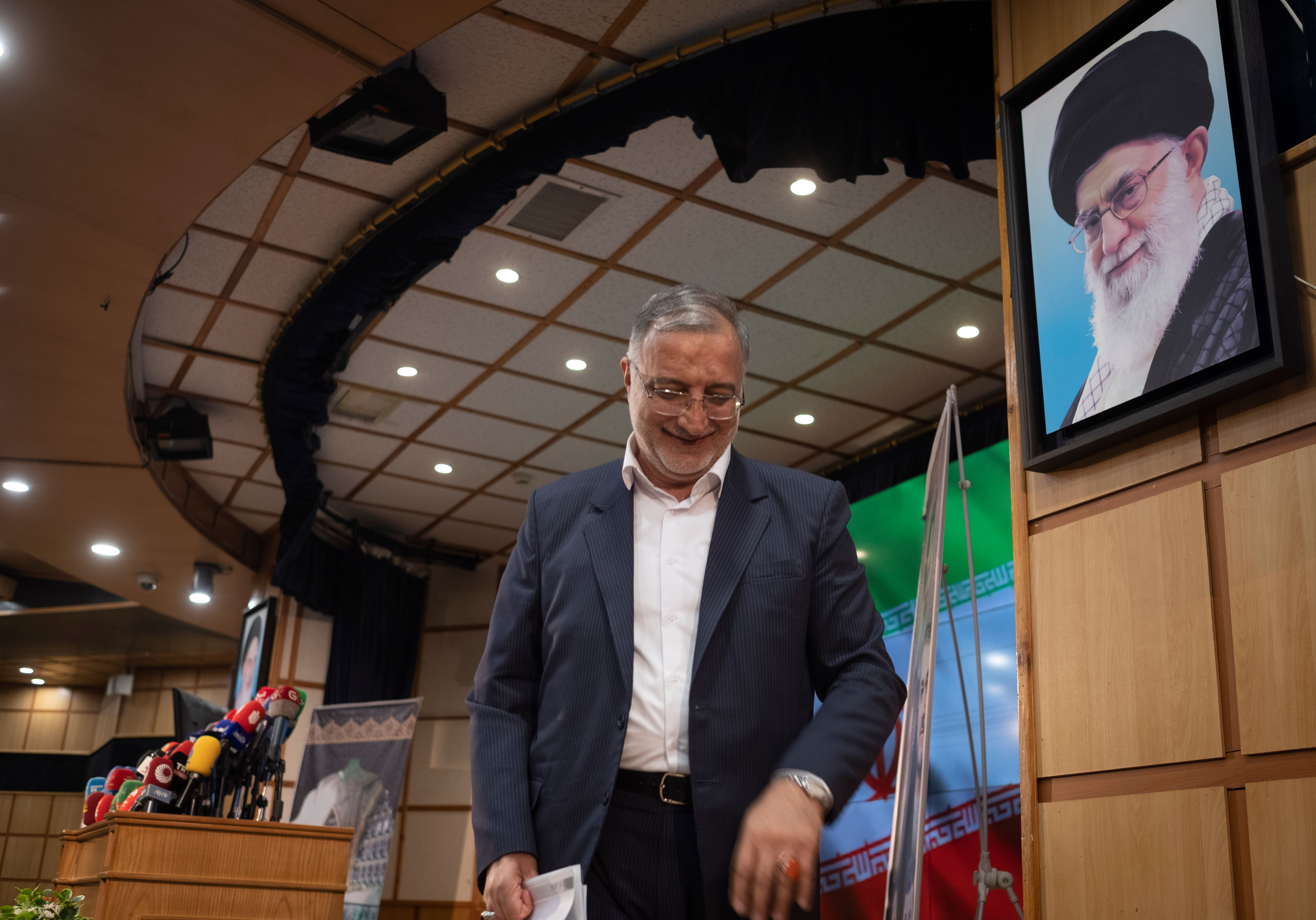 تنش در شورای شهر تهران پس از گزارش‌ها درباره پست‌فروشی در شهرداری