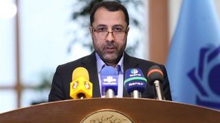 As Iran’s Currency Dips, Central Banker Tries To Calm Markets