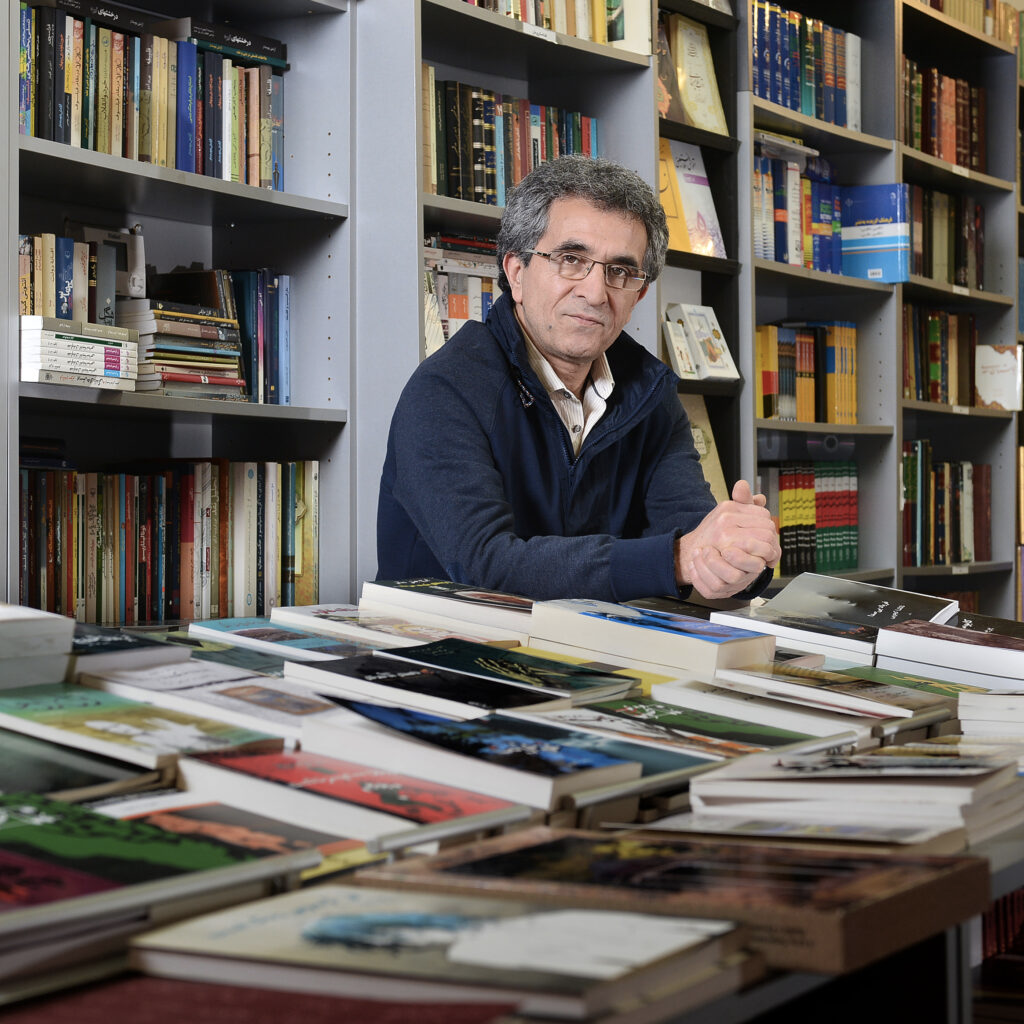 عباس معروفی، نویسنده و شاعر ایرانی در آلمان درگذشت