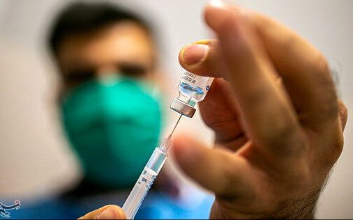 سازمان غذا و دارو درباره توزیع واکسنهای تقلبی و شیشههای پرشده واکسن کرونا هشدار داد