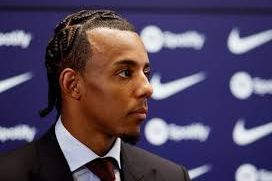 قرارداد ژول کونده با بارسلونا تا سال ۲۰۳۰ تمدید شد