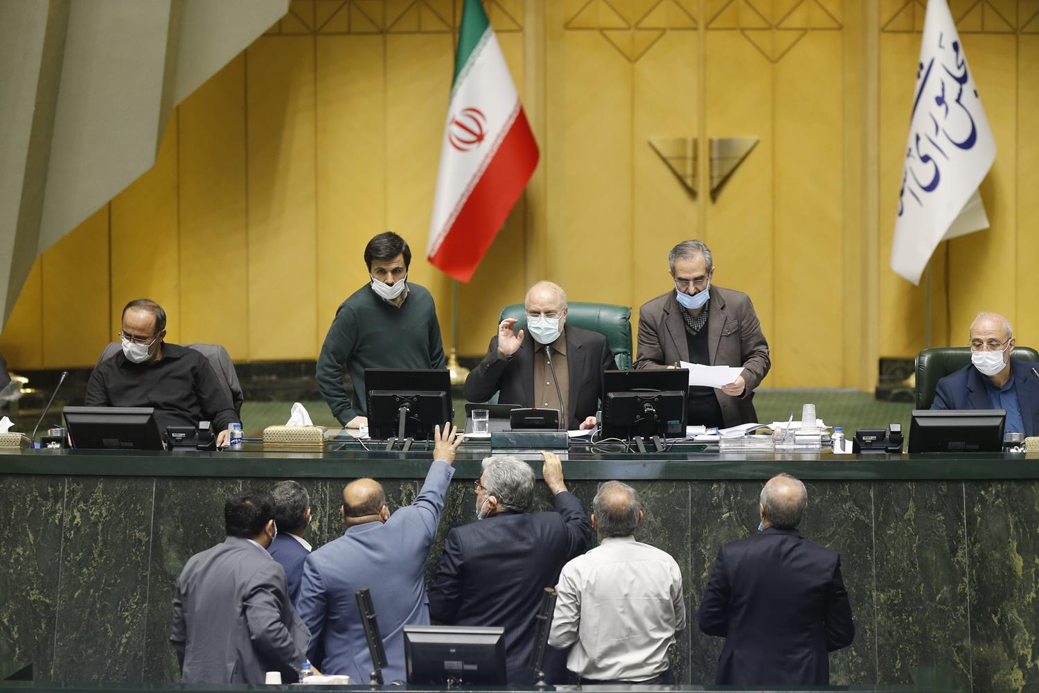 ارز ۴۲۰۰ تومانی برای واردات در بودجه سال آینده حذف شد