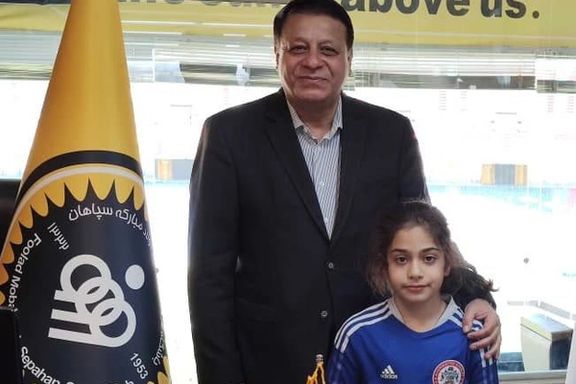 آرات حسینی به ایران برگشت و با سپاهان قرارداد بست