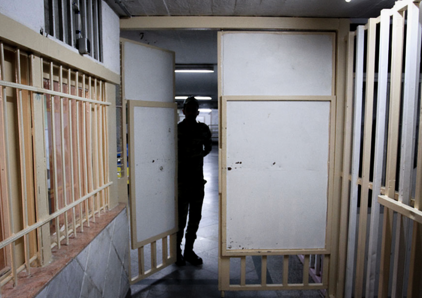 برلين تؤكد اعتقال أحد مواطنيها في إيران بتهمة "التصوير في مناطق محظورة" 