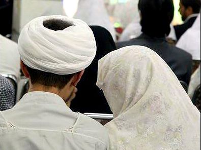 یک سایت خبری اصولگرا: خانواده حوزویان و طلاب درگیر روانپریشی شدهاند