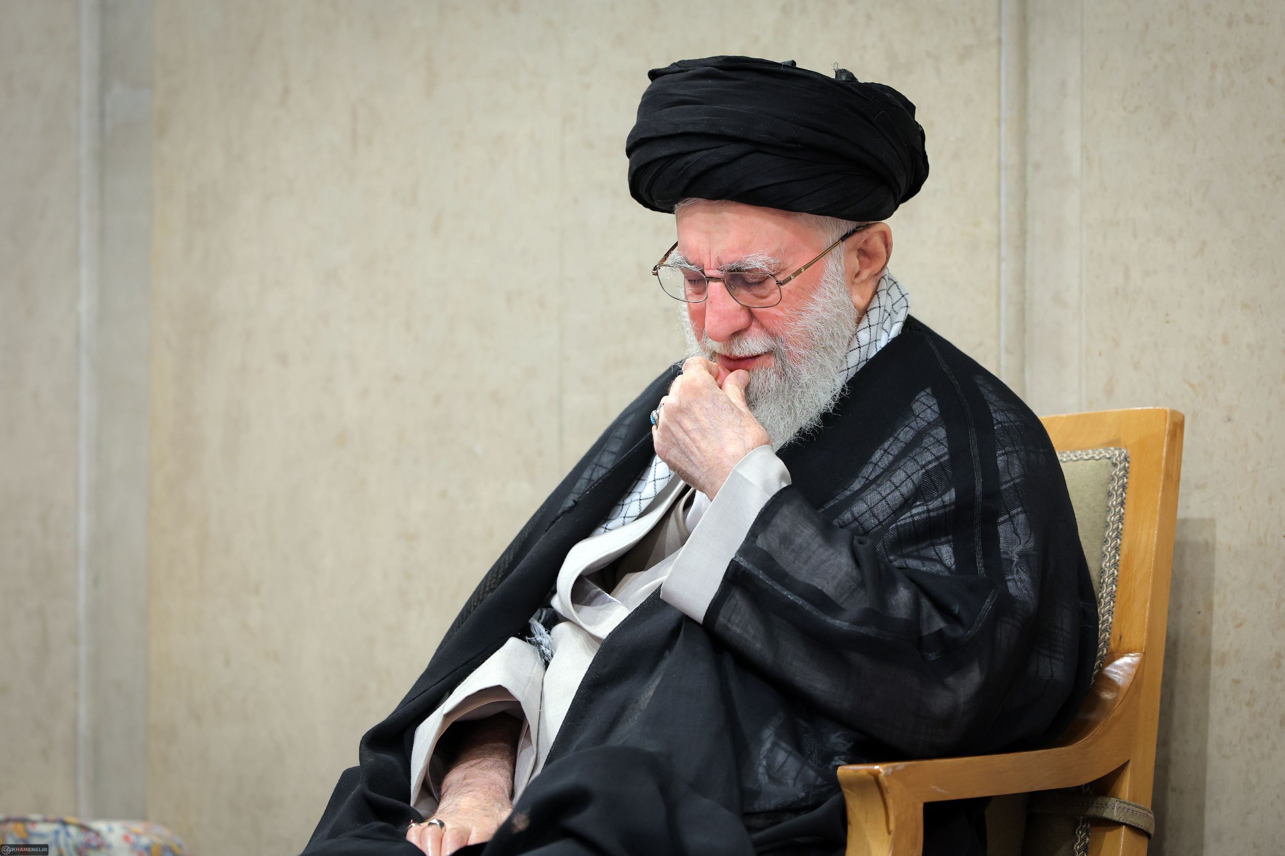 خامنه‌ای در برابر ابر‌بحران