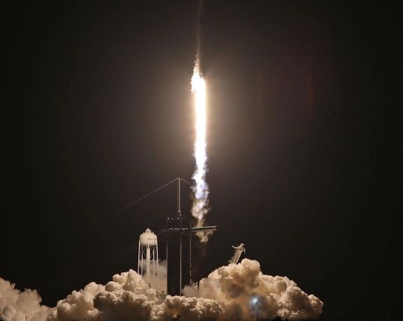 اسپیساکس اولین فضاپیما با سرنشینان غیر حرفهای را به مدار زمین فرستاد