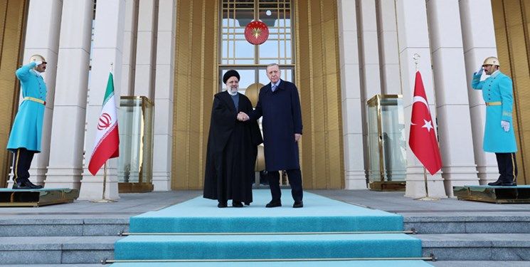 "رئيسي" وأردوغان يلتقيان في تركيا لمناقشة القضايا الثنائية والإقليمية بما في ذلك حرب غزة