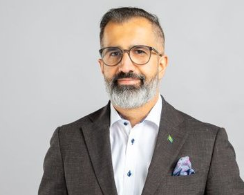 عضو پارلمان سوئد: حذف گشت ارشاد و بررسی حجاب برای تضعیف خیزش ایرانیان است