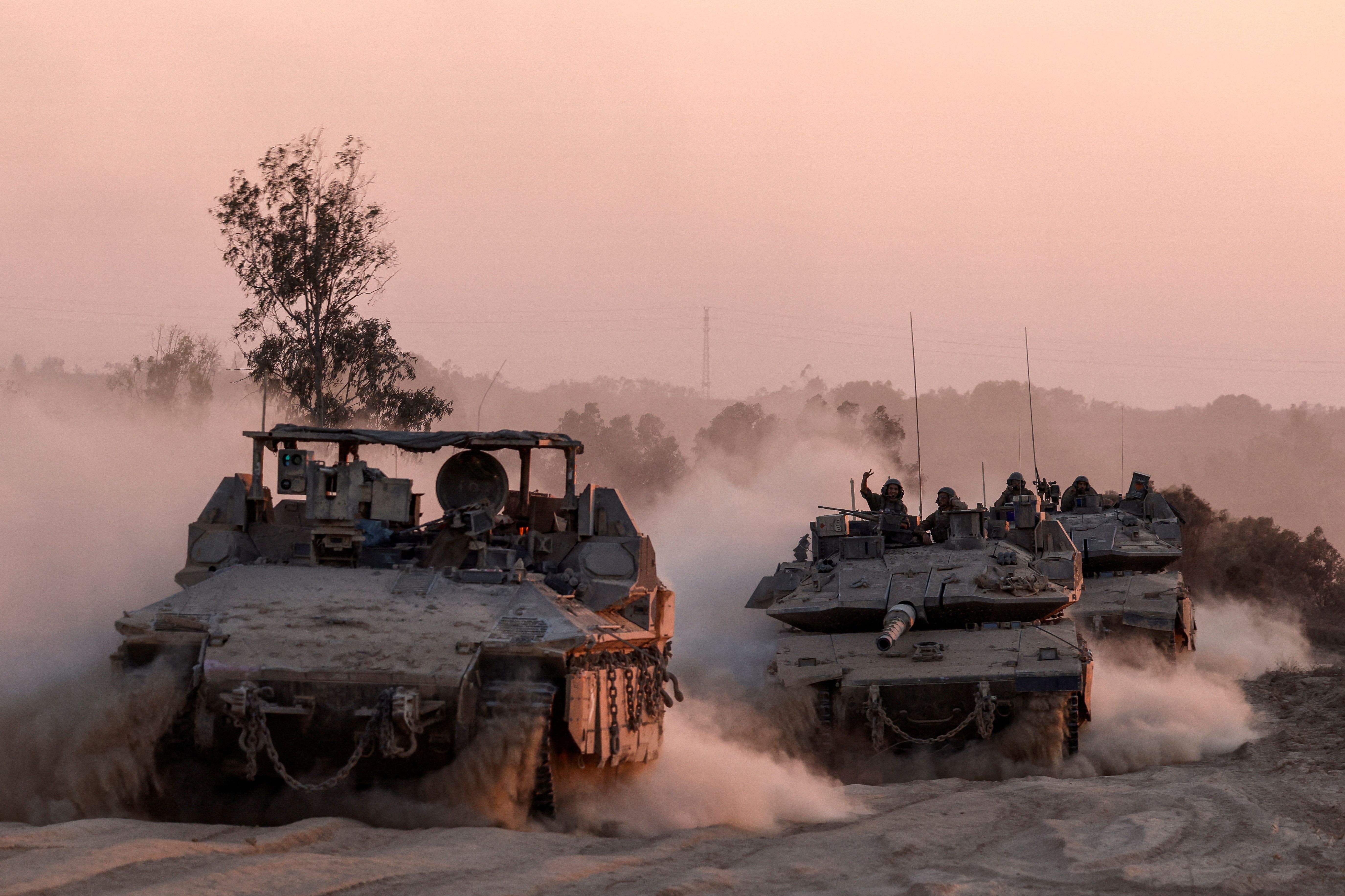 نظامیان و ادوات جنگی ارتش اسرائیل در نزدیکی مرز نوار غزه، ۳۱ مرداد