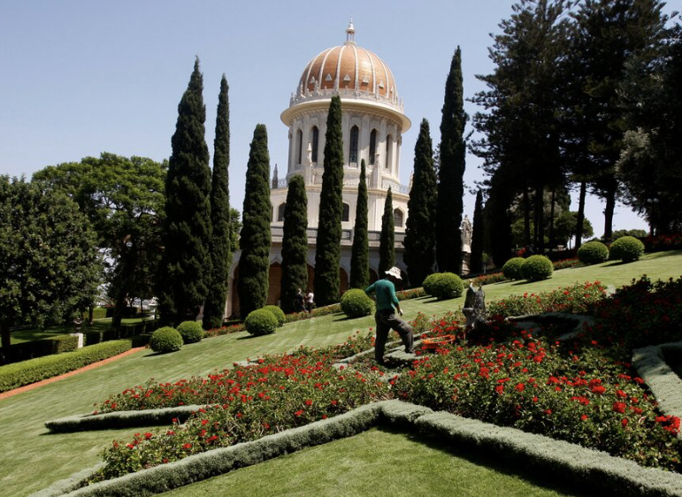 زیارتگاه بهائیان در شهر حیفا