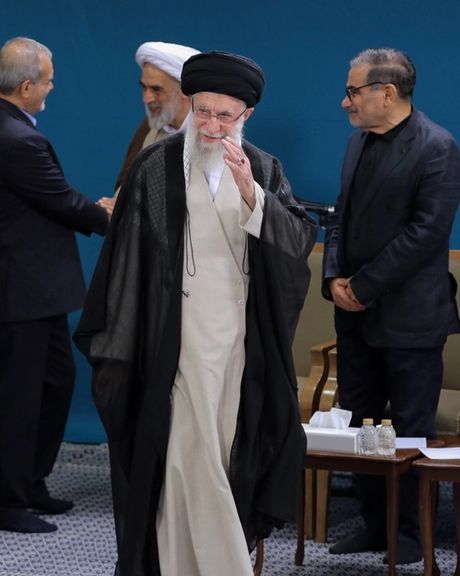 صحيفة "جيروزاليم بوست": الفوضى بعد خامنئي فرصة لأمريكا وإسرائيل لتغيير النظام الإيراني