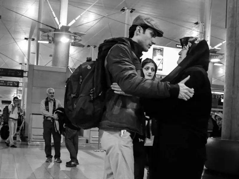 استطلاع رأي "إيران إنترناشيونال" حول أسباب زيادة هجرة الإيرانيين: من أجل "حياة طبيعية"