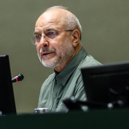 رئيس البرلمان الإيراني: نقف في وجه أمريكا لأننا نرفض الاستسلام وسنواصل الدفاع عن استقلالنا