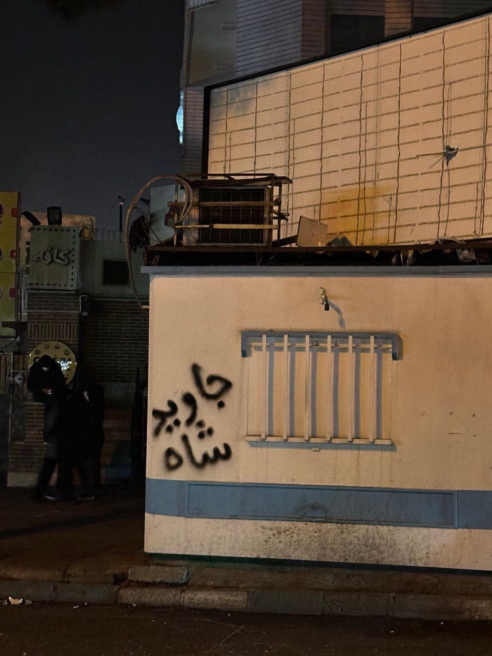 فشار ماموران حکومت به کسبه برای تحویل حافظه دوربین‌های مداربسته