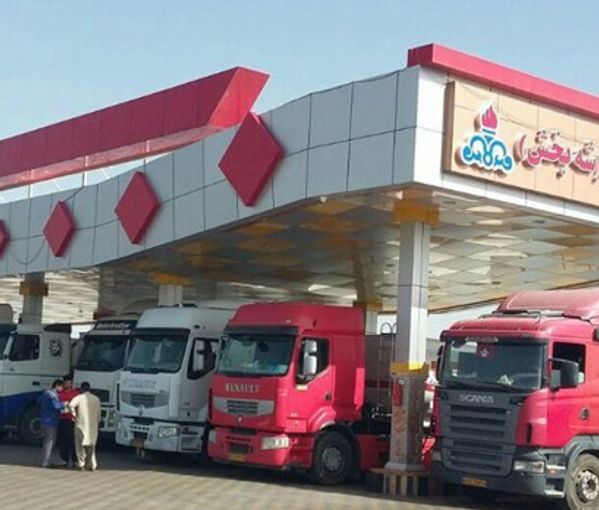 بسبب مخاوف أمنية من وقوع "احتجاجات".. النظام الإيراني يؤجل خطة بيع الديزل بنظام الحصص