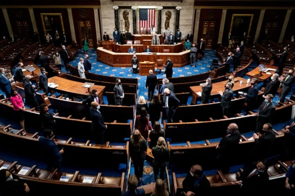 نواب أميركيون يقدمون مشروع قرار للكونغرس يجعل العقوبات على إيران "دائمة"