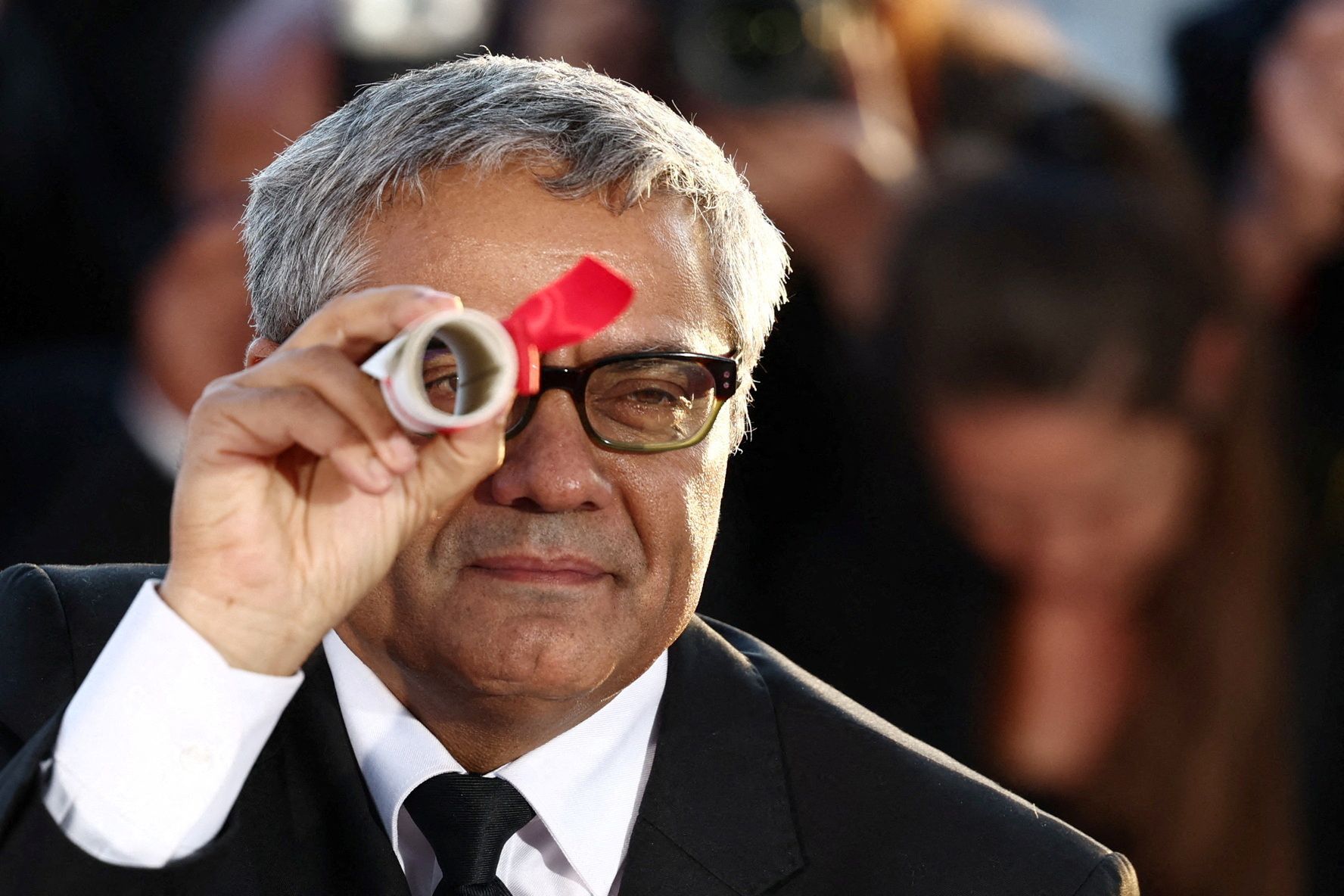 رسول أف.. بعد فوزه بجائزة "كان": الشعب الإيراني أصبح رهينة بيد النظام