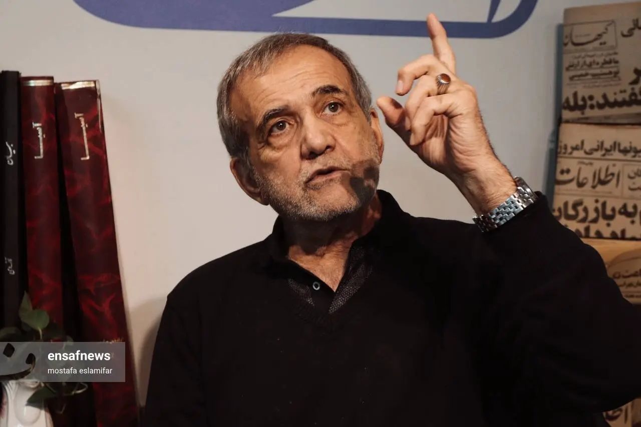 Iran can't be forced into talks through threats, Iran president tells Egypt