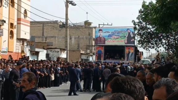 حضور گسترده مردم در خاکسپاری عظیم فرخوند، شهروند کشتهشده به دست ماموران جمهوری اسلامی