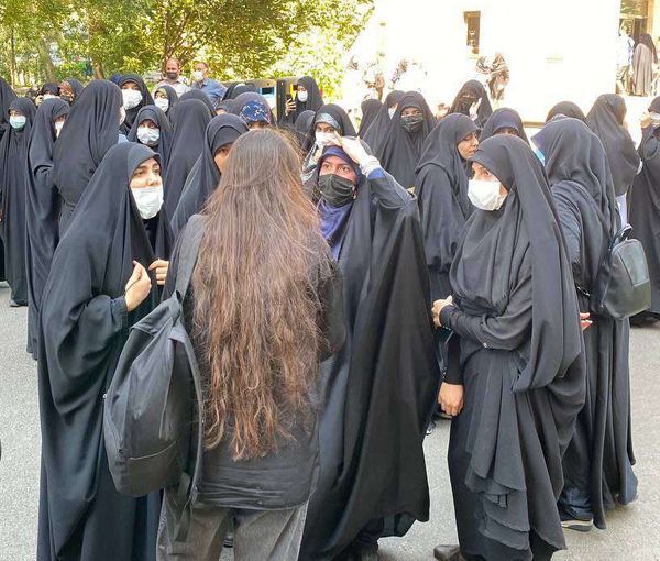 حمله روزنامه همشهری به «لایحه حجاب»: ضربه بدی به حیثیت دستگاه قضایی است